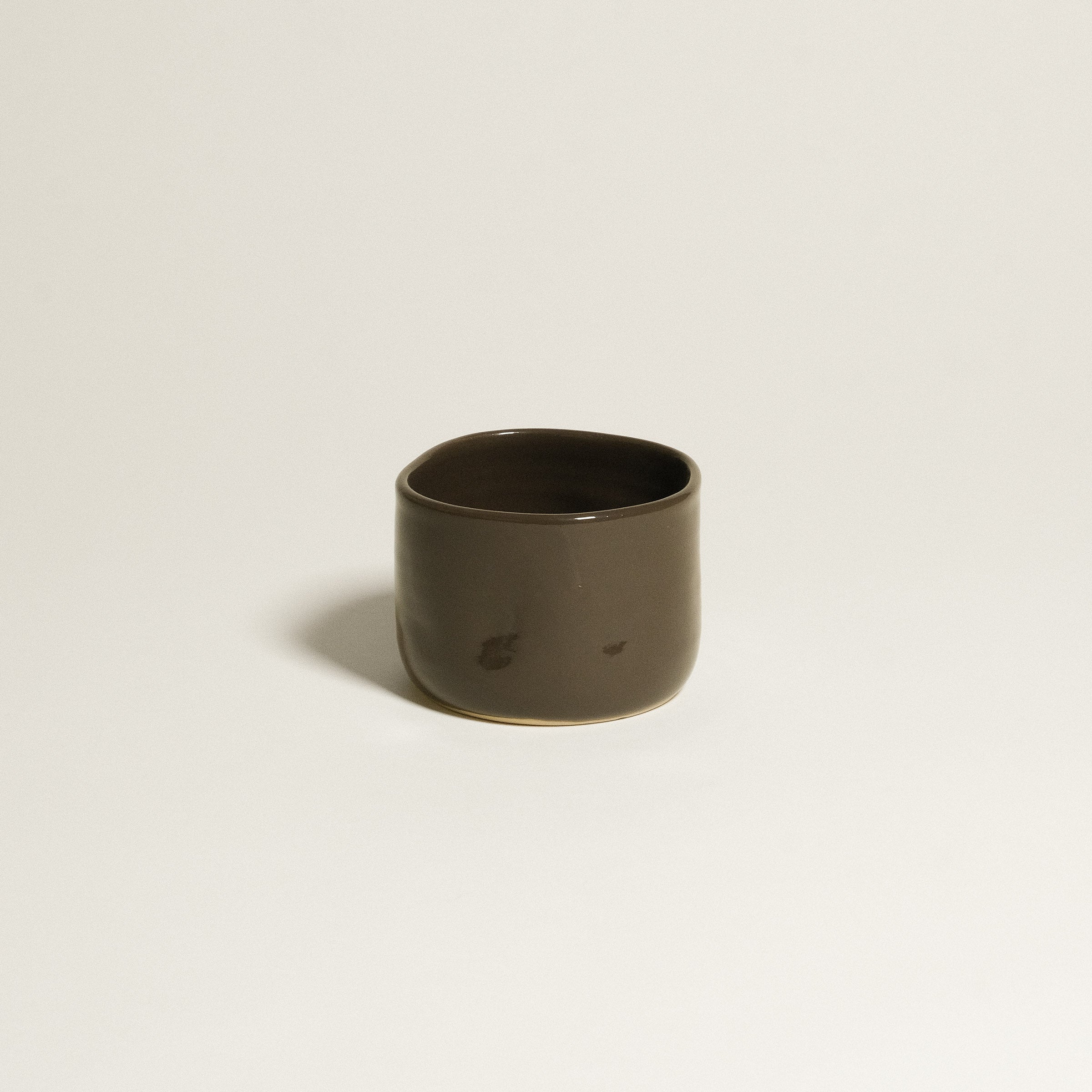 Hojicha Cup – Brown *COMING SOON* made from grey stoneware with glossy brown glaze, perfect for iced Hojicha.