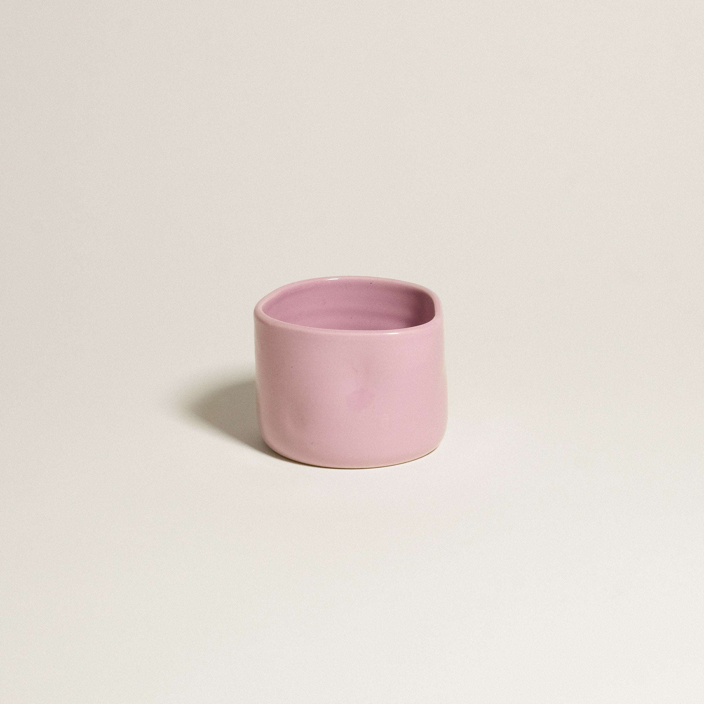 Hojicha Cup – Pink *COMING SOON* made from grey stoneware with a glossy pink glaze, ideal for iced Hojicha.