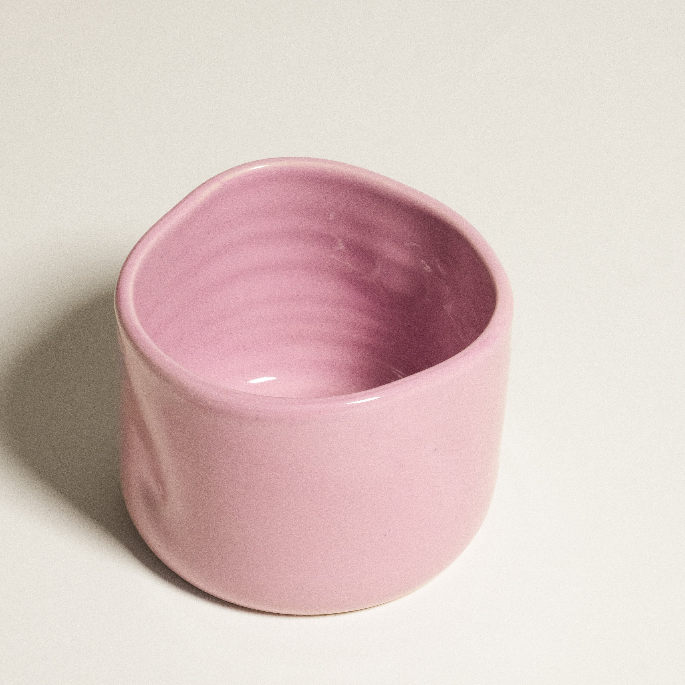 Hojicha Cup – Pink *COMING SOON* made from grey stoneware with a glossy pink glaze, ideal for beverages.