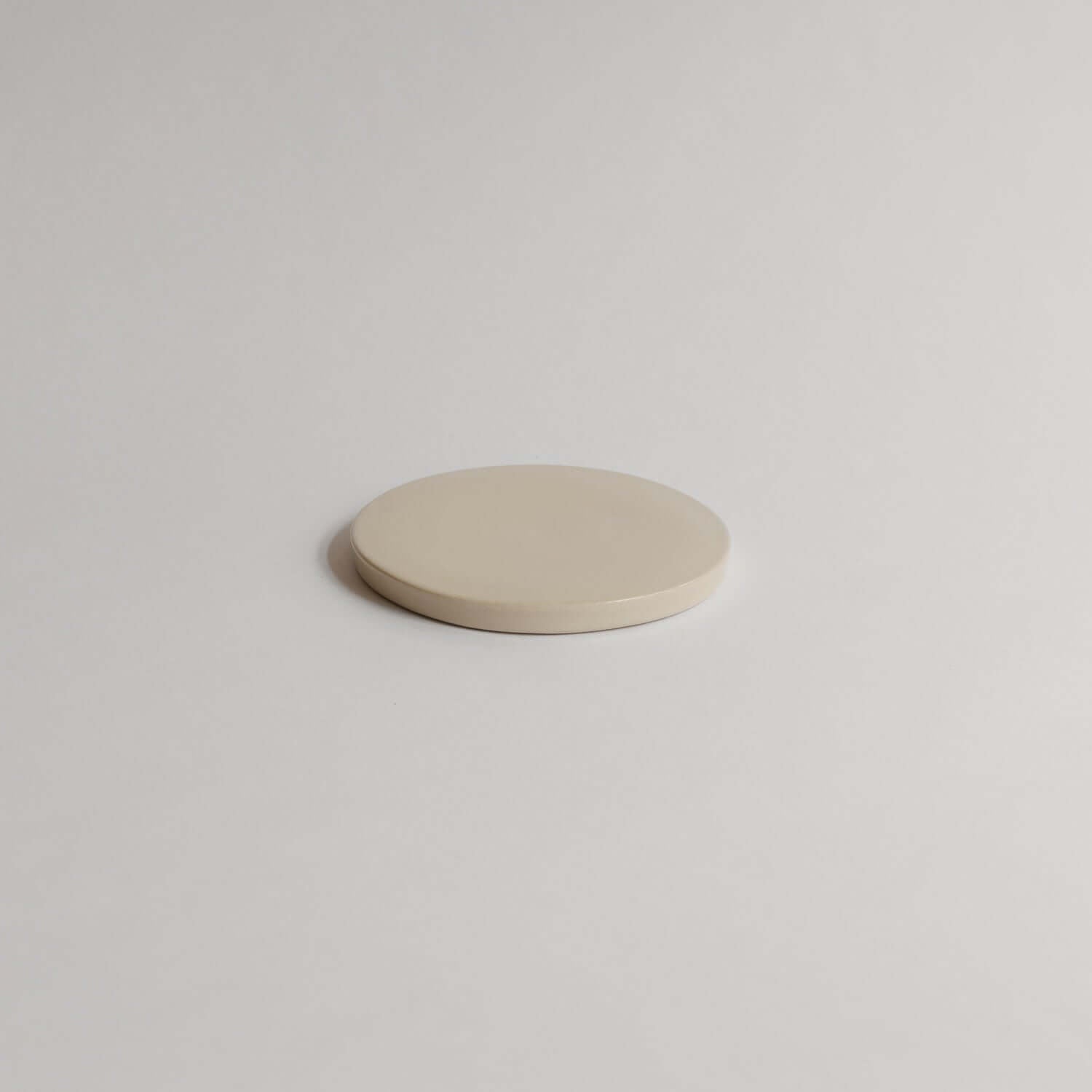 Elevate your space with our unique, glossy-glazed Palo Santo Dish. Perfect for your scent sticks—handcrafted love in every piece! von viola beuscher ceramics