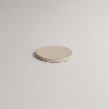 Elevate your space with our unique, glossy-glazed Palo Santo Dish. Perfect for your scent sticks—handcrafted love in every piece! von viola beuscher ceramics