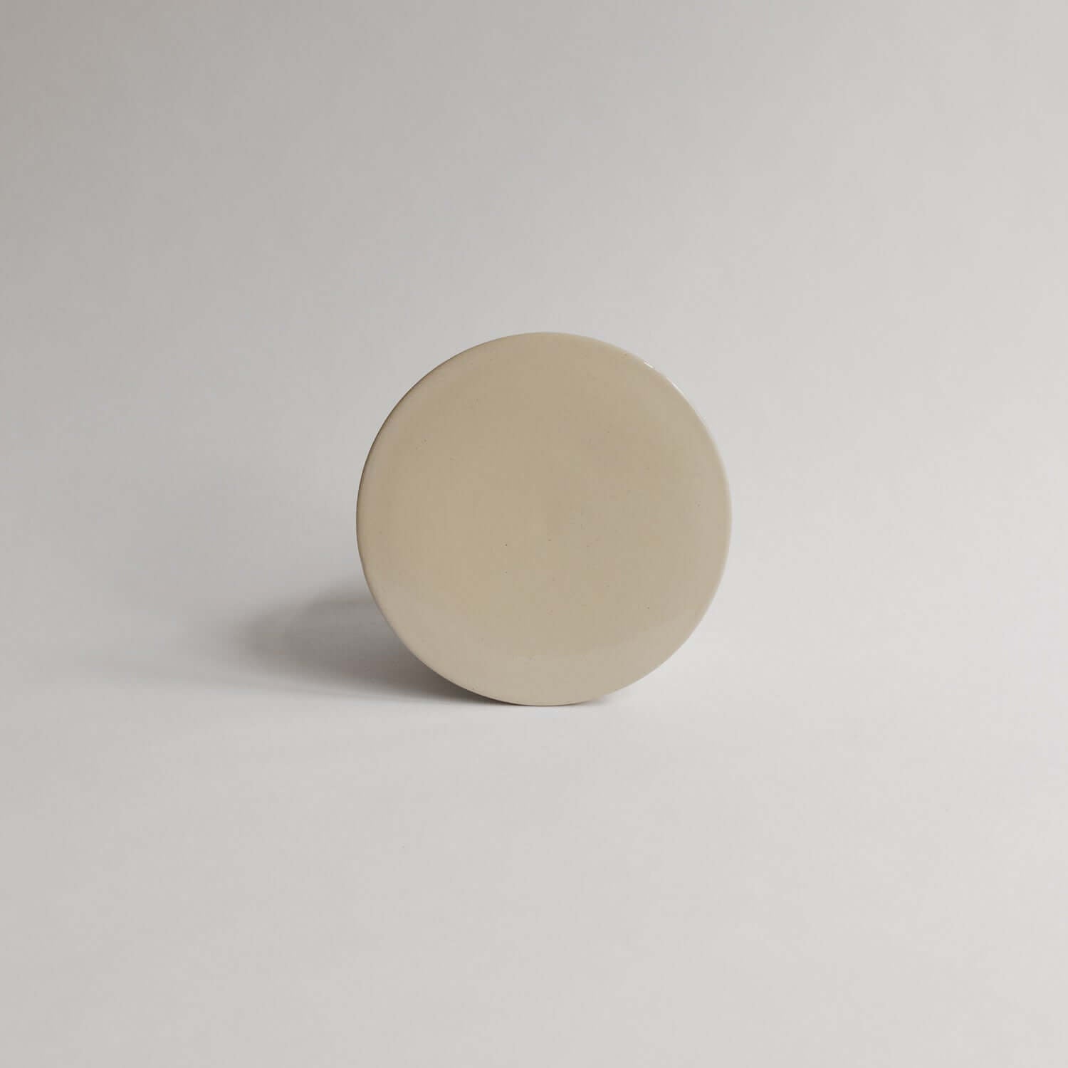 Elevate your space with our unique, glossy-glazed Palo Santo Dish. Perfect for your scent sticks—handcrafted love in every piece! von viola beuscher ceramics