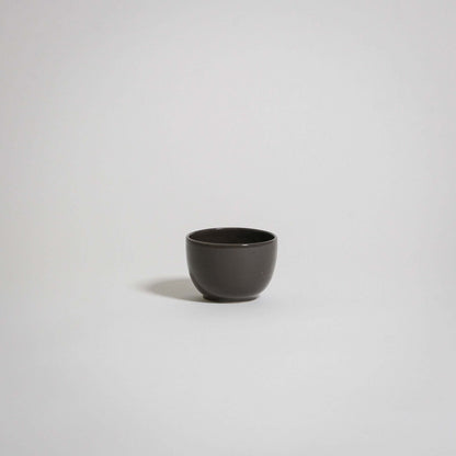 Espresso cup Yun Brown, handcrafted stoneware with a unique brown glaze, ideal for everyday use, dishwasher and oven safe.