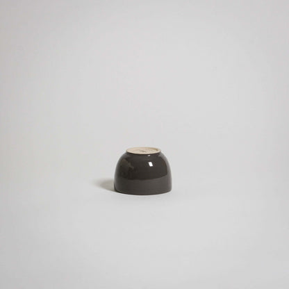 Espresso cup Yun Brown, handcrafted stoneware with brown glaze, compact design, unique finish, dishwasher and oven safe.