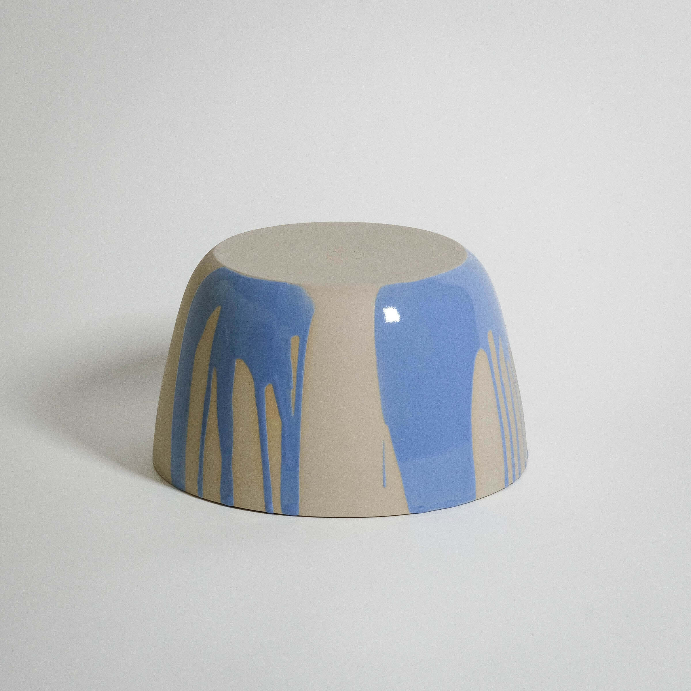 Splash Planter Blue in stoneware ceramic featuring light blue glaze, perfect for home decor and plant display.