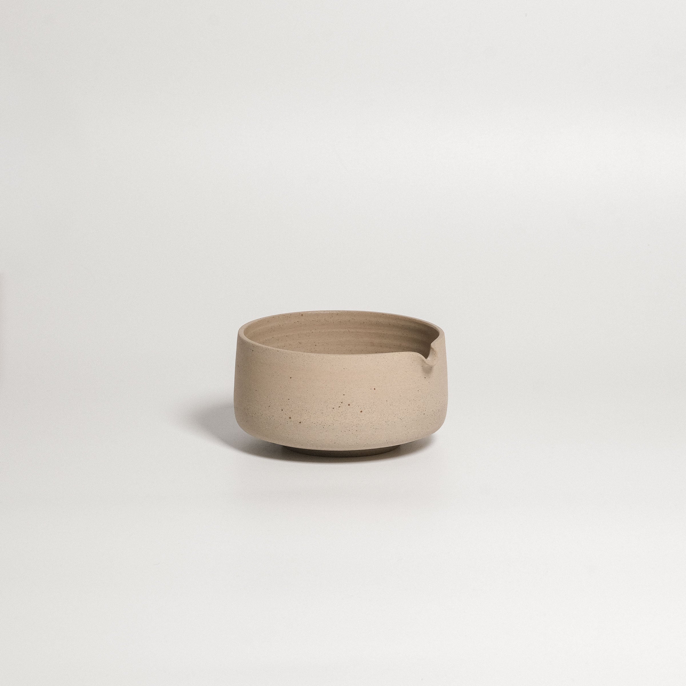 Matcha Pouring Bowl - Wild Clay - JEDYNA W SWOIM RODZAJU